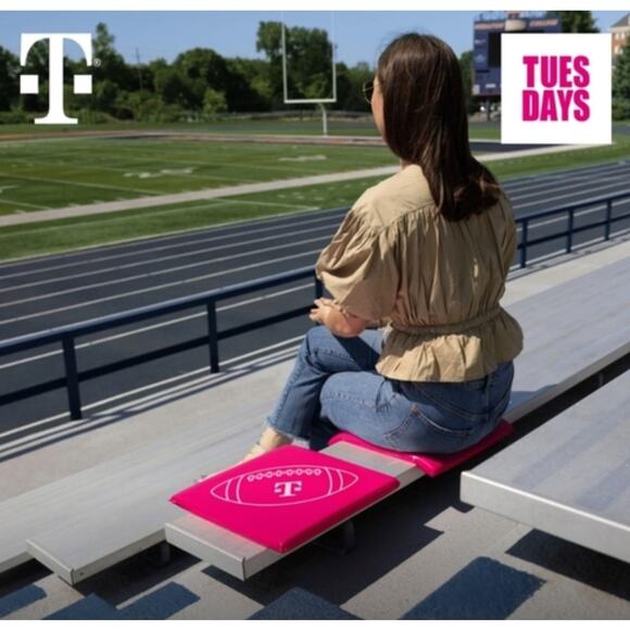 T-Mobile Tuesday Pink & White Football Themed Bleacher Seat Foam Pad Cushion New - Picture 1 of 13